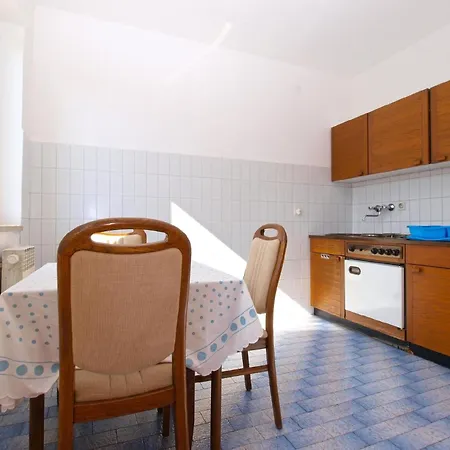 Apartment Ferienwohnung Fuer 3 Personen Ca 34 Qm In Pjescana Uvala, Istrien Istrische Riviera - B62478 *