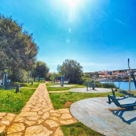 Apartment Ferienwohnung Fuer 3 Personen Ca 34 Qm In Pjescana Uvala, Istrien Istrische Riviera - B62478 *